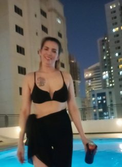 Amanda - escort in Al Manama Photo 2 of 9