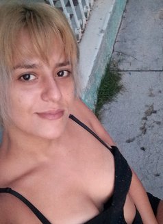 Amanda - escort in Havana Photo 2 of 2