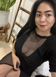 Amanda - puta in Makati City Photo 16 of 19