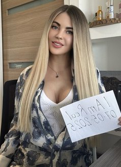 Amanda Independent - escort in Cannes Photo 2 of 30