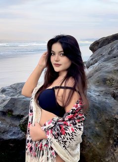 Amanda - escort in Bali Photo 1 of 4