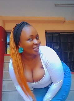 Amanda - escort in Nairobi Photo 3 of 4