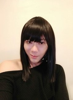 Amanda - Transsexual escort in Singapore Photo 1 of 5