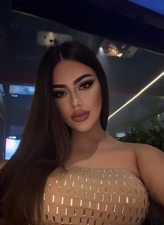 Amanda - Transsexual escort in Dubai Photo 8 of 10