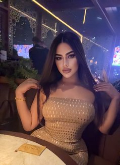 Amanda - Transsexual escort in Dubai Photo 9 of 10