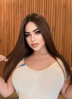 Amanda - Transsexual escort in Dubai Photo 9 of 12