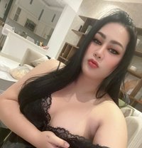 Amanda - Transsexual escort in Riyadh Photo 15 of 16