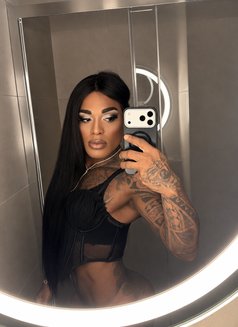 AMANDA TOP XXL - Transsexual escort in Athens Photo 9 of 14
