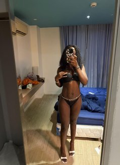 Amanda - escort in Hua Hin Photo 3 of 4