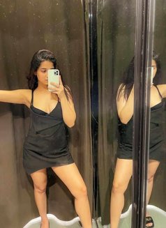 Amandeep - escort in Dubai Photo 2 of 4