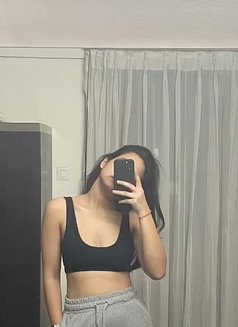 Amandeep - escort in Dubai Photo 3 of 4