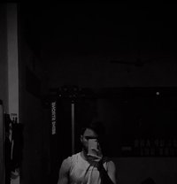 MBA_Topper - Acompañantes masculino in Pune