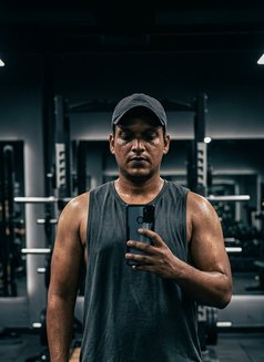 MBA_Topper - Acompañantes masculino in Pune Photo 3 of 6