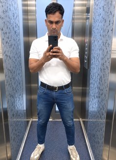 Real Amar - Acompañantes masculino in Pune Photo 2 of 14