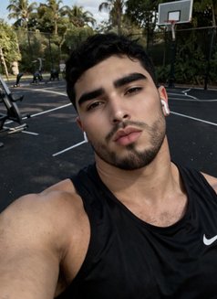 FeridcanTop🏻☘️ - Male escort in İstanbul Photo 2 of 17