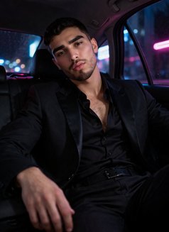 FeridcanTop🏻☘️ - Male escort in İstanbul Photo 3 of 17