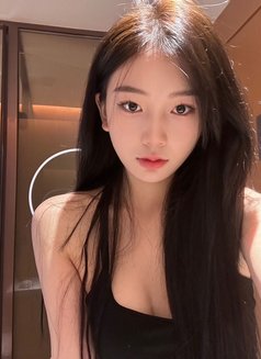 Amara - escort in Shenzhen Photo 2 of 4