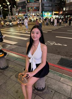 Amara - Transsexual escort in Manila Photo 27 of 30