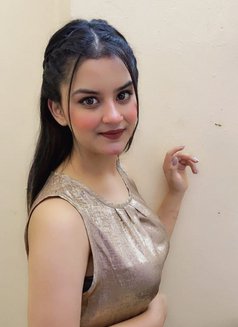 Amara cute - puta in Dubai Photo 9 of 9