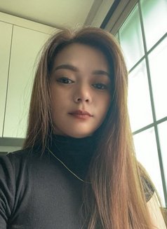 Amara - puta in Hong Kong Photo 8 of 9