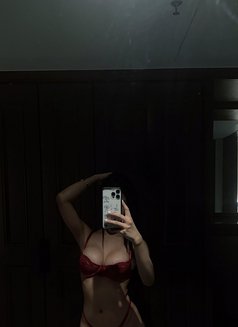 Amara - escort in Manila Photo 10 of 12