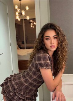 Amara - escort in Hamburg Photo 1 of 3