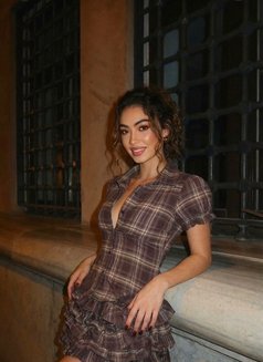 Amara - escort in Hamburg Photo 2 of 3