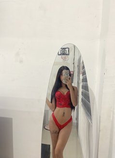 Amari lee - Transsexual escort in Manila Photo 8 of 12