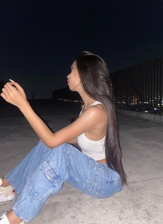 Amari lee - Transsexual escort in Manila Photo 12 of 12