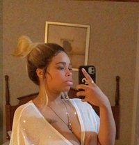 Amaz - Transsexual escort in Al Ain