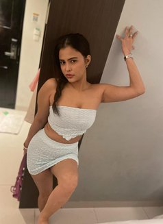 Amazing Kesya - puta in Bali Photo 3 of 8