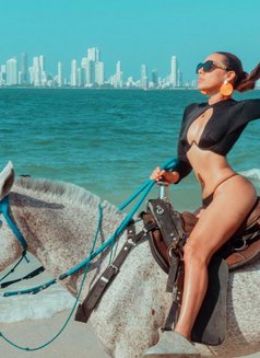 Amazing latina - puta in Abu Dhabi Photo 6 of 7