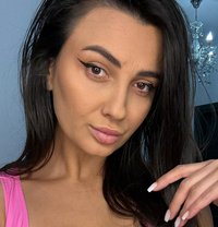 Amber Clyde - escort in Riyadh