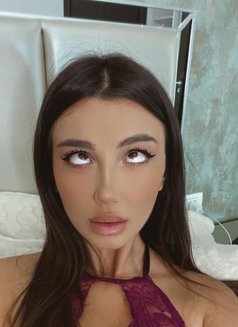 Amber Clyde - puta in Riyadh Photo 8 of 15