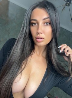 Amber Clyde - puta in Riyadh Photo 12 of 15