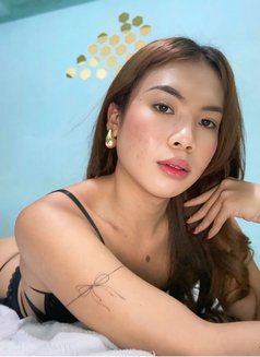 Amber - Transsexual escort in Makati City Photo 4 of 7