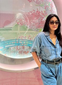 Amber in Town - escort in Hong Kong Photo 4 of 4