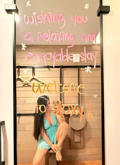 Amber in Town - escort in Hong Kong Photo 4 of 10