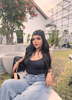 Amber Olivia Squirting girl - escort in Bali Photo 17 of 18