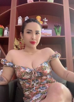 Amber Philippines - escort in Dubai Photo 3 of 6