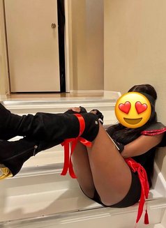 Amber - escort in Dubai Photo 3 of 5