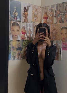 Amber - escort in Guangzhou Photo 5 of 5