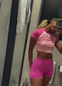 Amber - escort in Guangzhou Photo 6 of 6