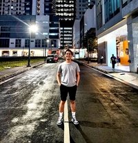 LeVert - Male escort in Manila