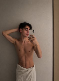 Ameer - Male escort in Baku Photo 3 of 4