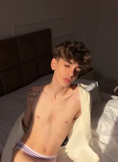 Ameer - Male escort in Baku Photo 3 of 4