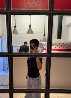 Ameer - Male escort in Riyadh Photo 4 of 7