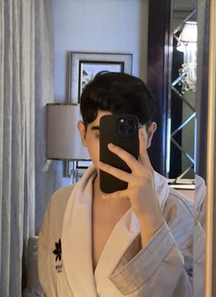 Ameer - Male escort in Riyadh Photo 5 of 7