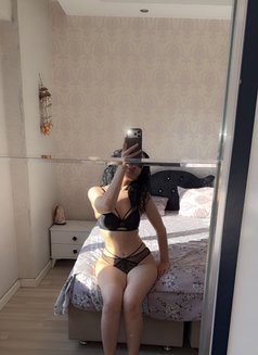 Ameera - escort in İstanbul Photo 2 of 5