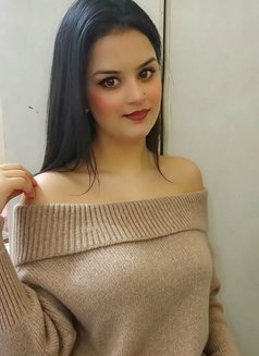 Ameera - puta in Dubai Photo 3 of 7